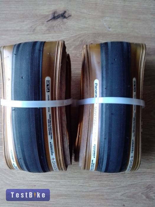 Panaracer Gravelking+ slick  32-622 tubless gumik