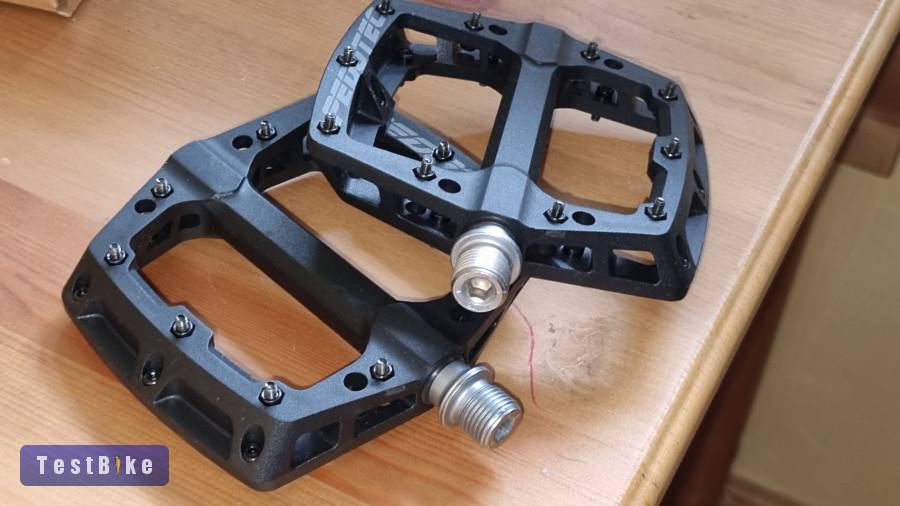 Pedotech - profi szegecses platform pedál - MTB, Gravel