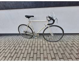 Peugeot országĂşti 28-as felĂşjĂtva országĂşti