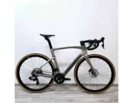 Pinarello f5 2024 rival axs