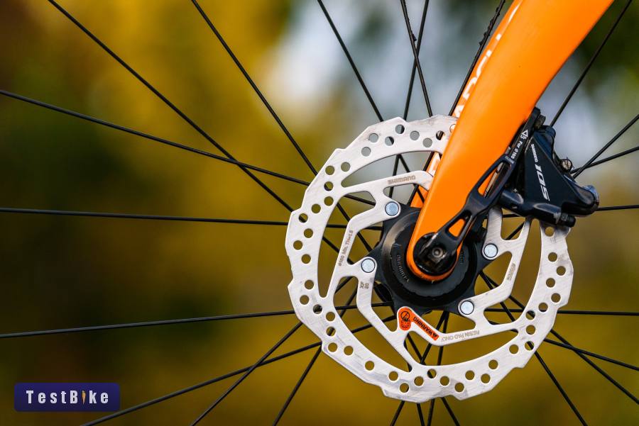 Pinarello Gan K Disk (53) full karbon országúti kerékpár