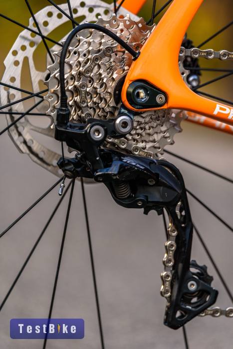 Pinarello Gan K Disk (53) full karbon országúti kerékpár