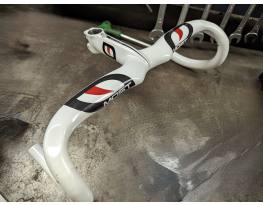 Pinarello Most Talon karbon kormány - 400 x 130 mm fehér