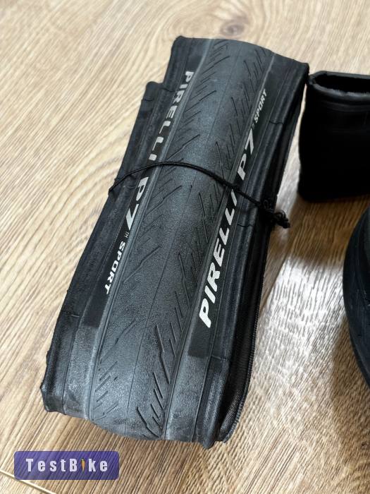 Pirelli P7 Sport 700C x 26 hajtogatós országúti külső gumi