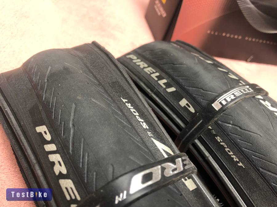 Pirelli P7 Sport 700x28mm külső gumi párban