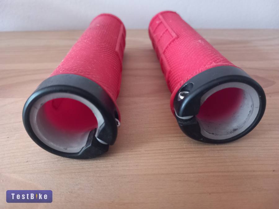 Piros Specialized markolat