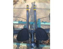 Platt karbon könyöklő