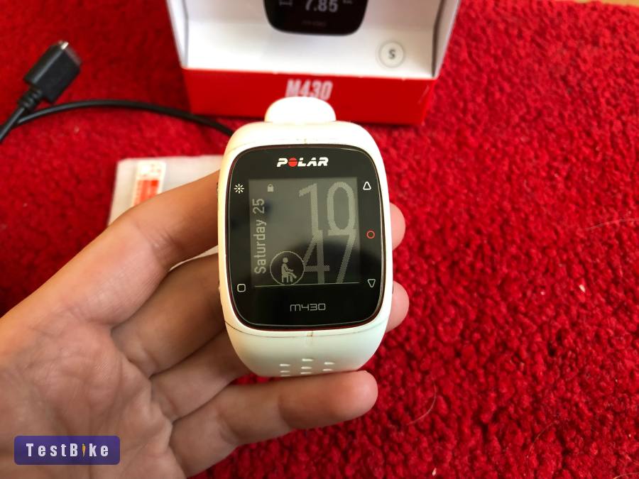 Polar M430 GPS,pulzus mérő sportóra