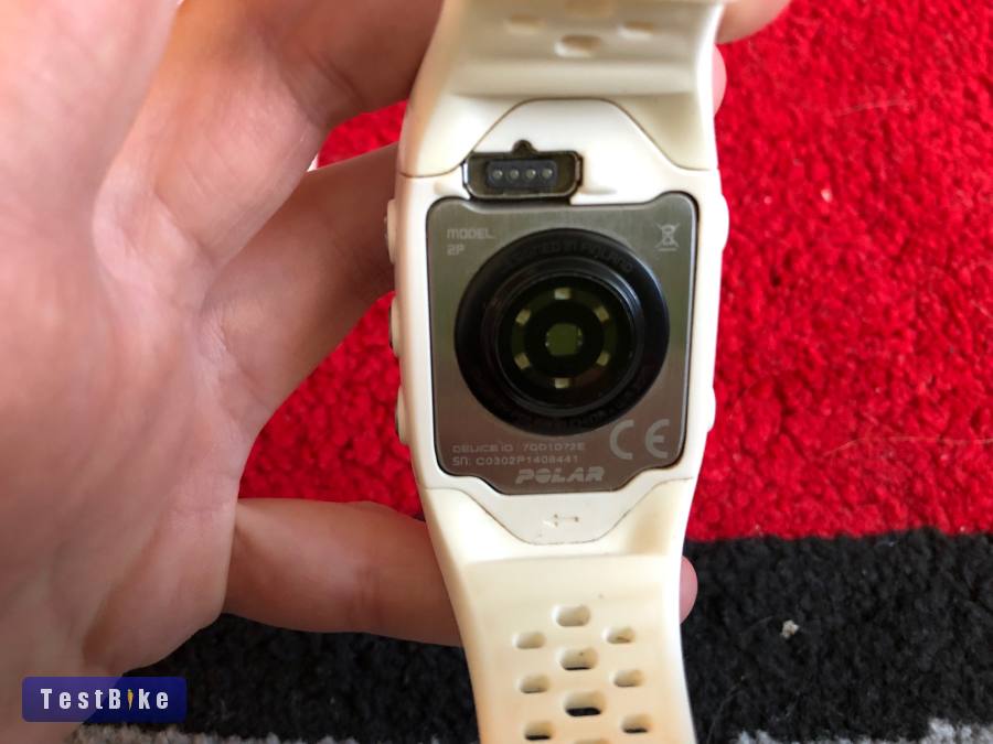 Polar M430 GPS,pulzus mérő sportóra