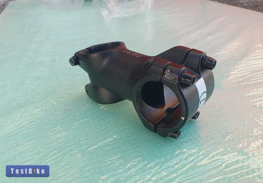 PRO kormányszár 31.8mm átmérőjű kormányhoz. 60mm hosszú, 17°