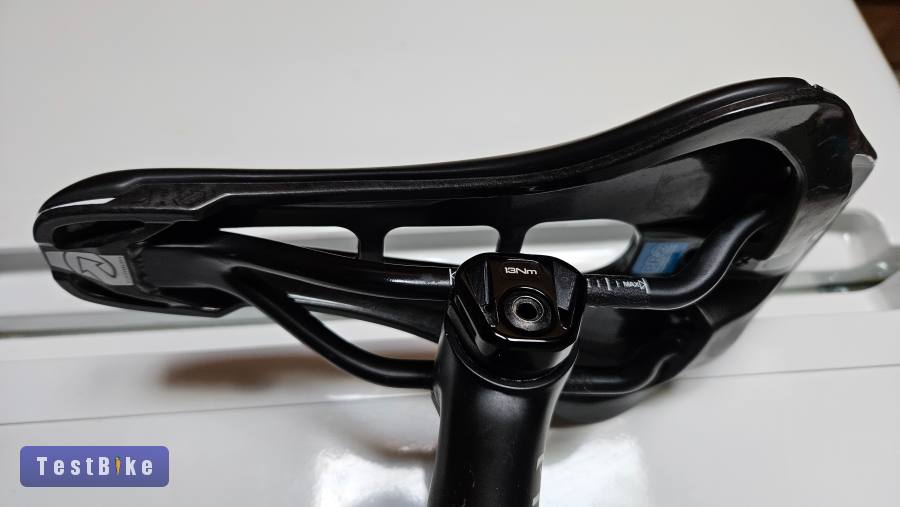 Újszerű PRO Stealth Carbon nyereg eladó