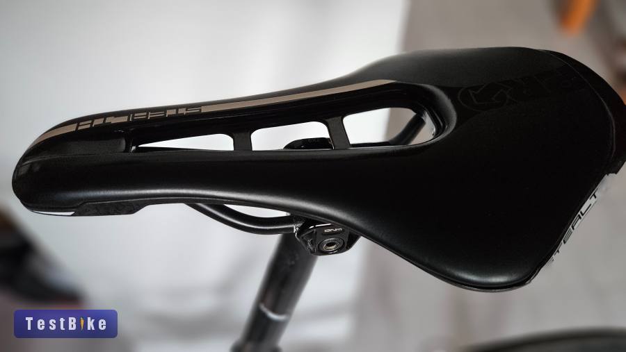 Újszerű PRO Stealth Carbon nyereg eladó