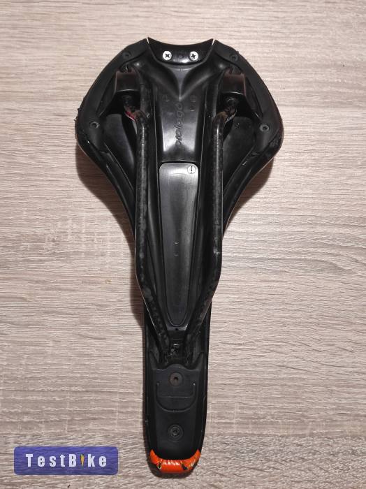 Prologo karbon nyereg