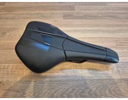 Prologo PROXIM W400 SPORT T2.0 nyereg, 153 mm. Új 
