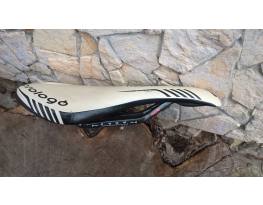 Prologo Scratch Pro Nack karbon pálcás nyereg