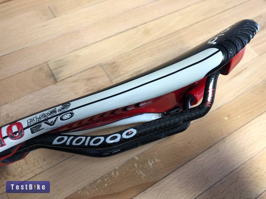 Prologo X10 Nago EVO Carbon nyereg