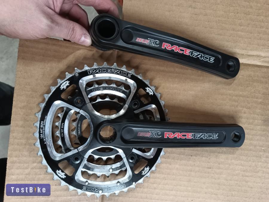 Race Face integrált hajltómű 3x9