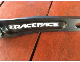 Race Face integrált hajtómű + csapágy. eladó    