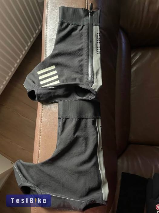 Rapha és Castelli kamásli.