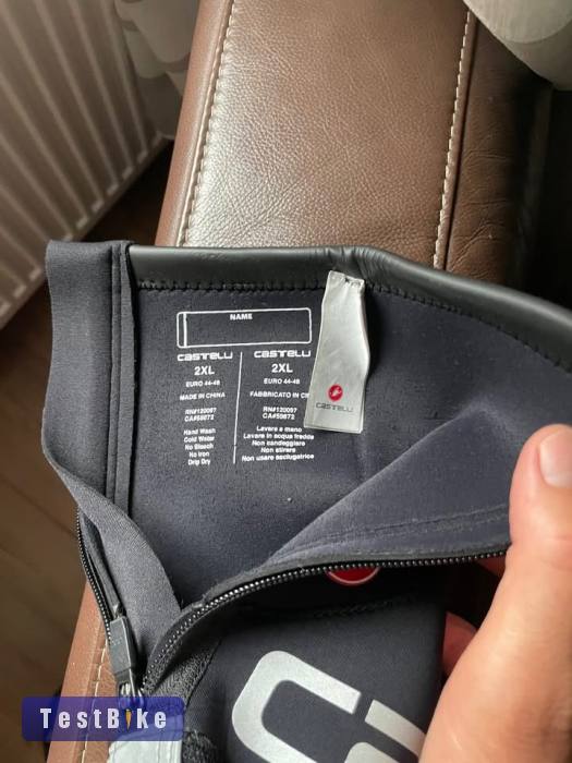 Rapha és Castelli kamásli.