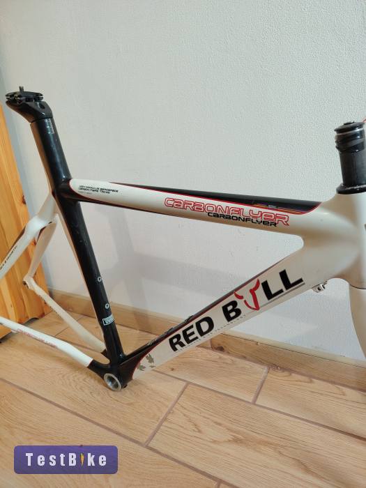 Red Bull Carbonflyer országúti karbon vázszett 'M'-es méret