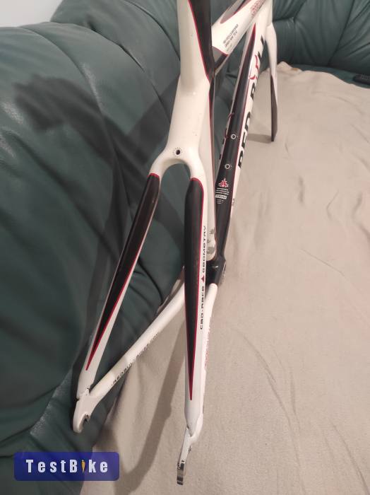 Red Bull Carbonflyer országúti karbon vázszett 'M'-es méretb