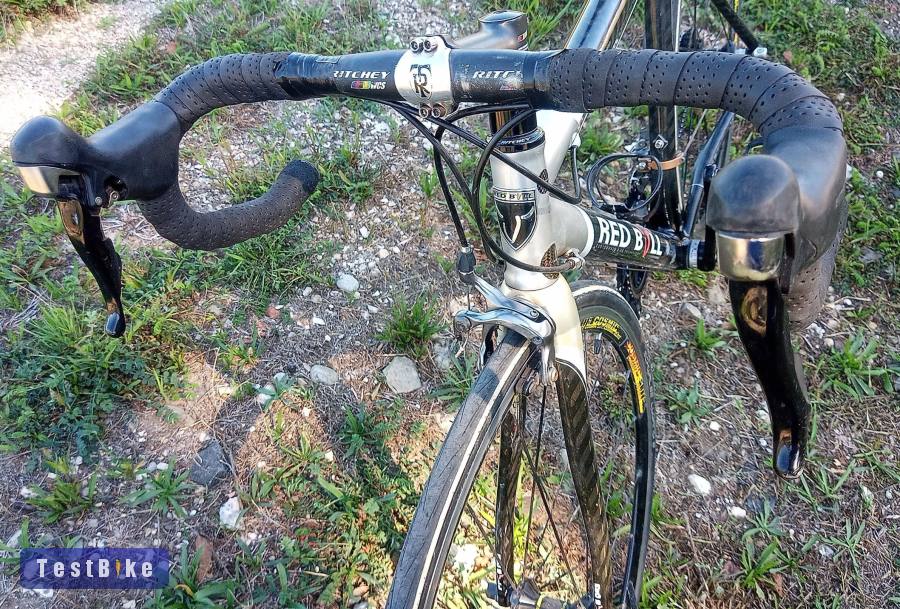 Red Bull karbon országúti Shimano 105 Ultegra Mavic