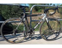 Red Bull karbon országúti Shimano 105 Ultegra Mavic