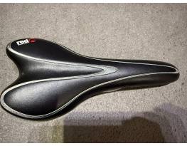 Red Cycling Product nyereg