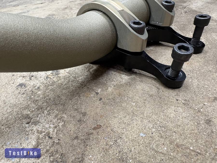 Renthal Integra 2 Dh befogó és Renthal Aramid markolat