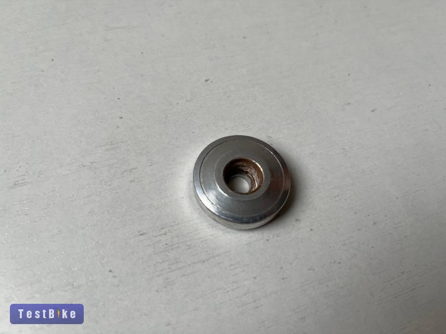 alumínium kulacstartó (2db) és kormányszár zárókupak eladó