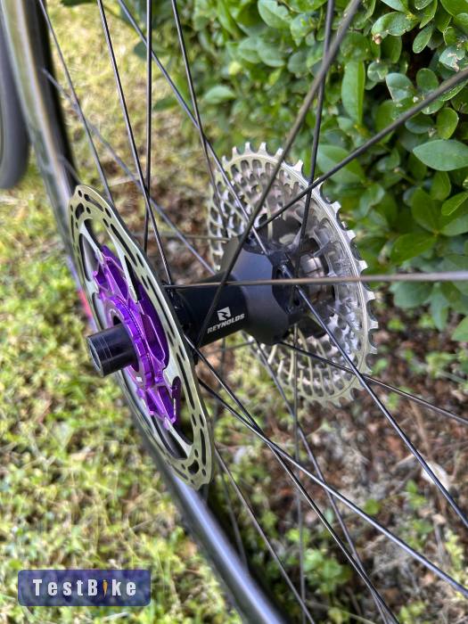 Reynold AR41 carbon országúti kerékszett, kerék