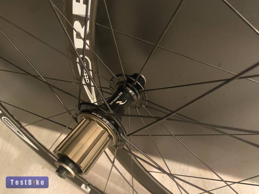 Reynolds attack carbon országúti kerékszett