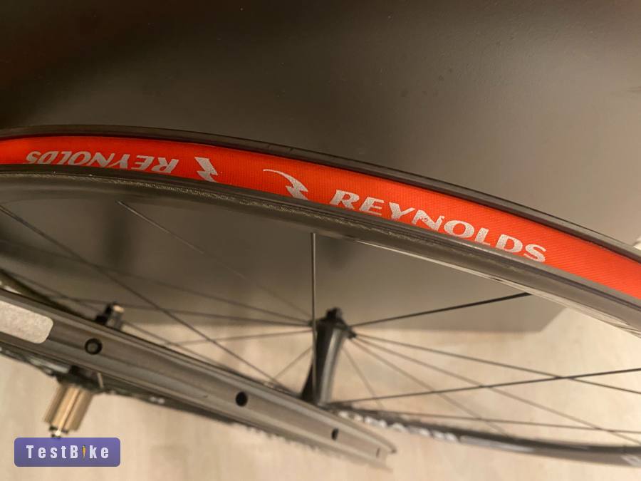 Reynolds attack carbon országúti kerékszett