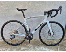 Ridley Noah Disc Carbon R8000 Ultegra. Újszerű! 