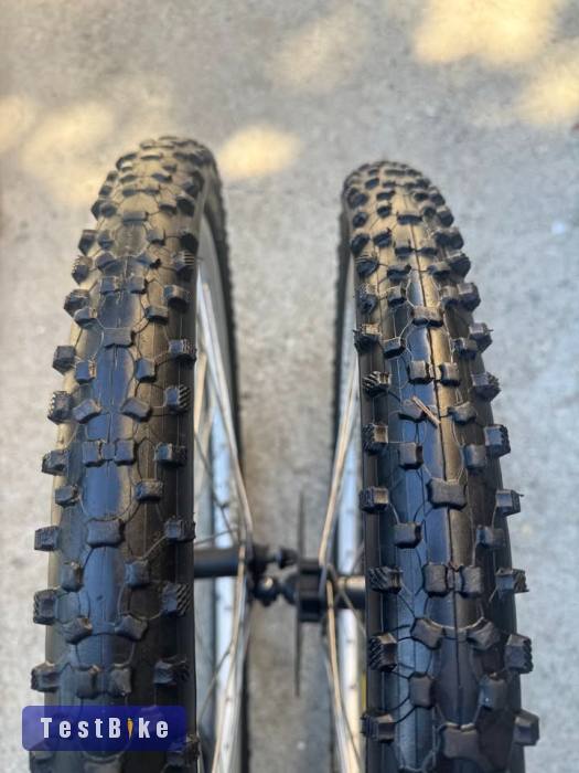 Rigida Taurus 2000 /Shimano Deore / Schwalbe kerékszett