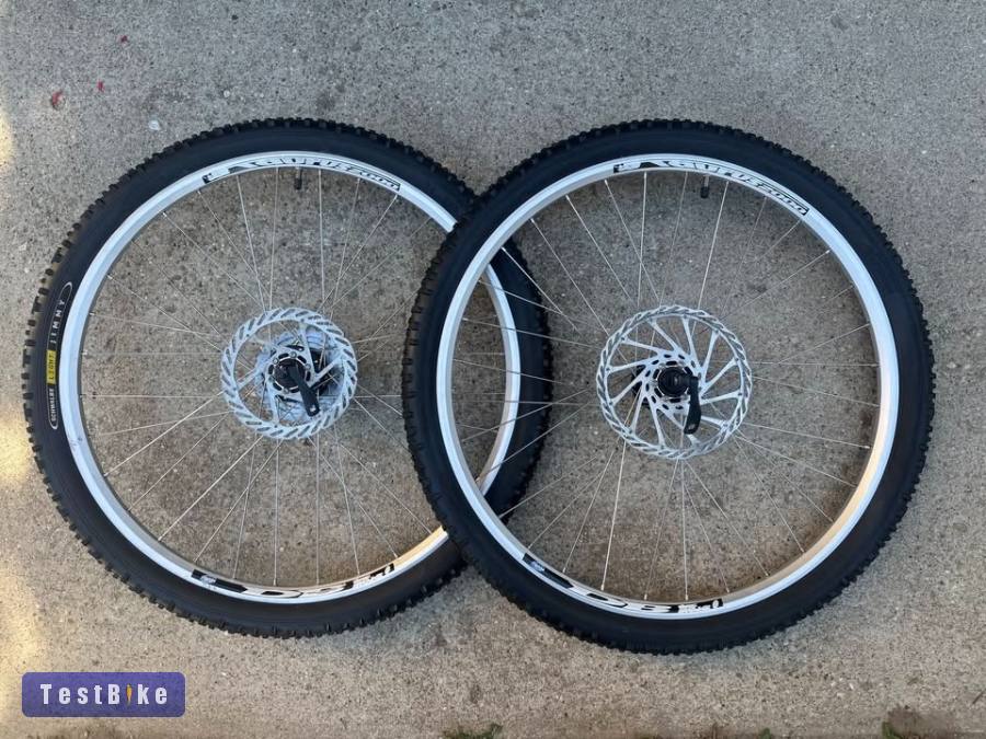 Rigida Taurus 2000 /Shimano Deore / Schwalbe kerékszett
