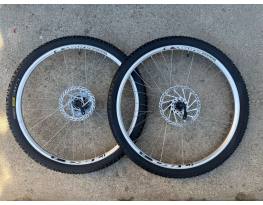 Rigida Taurus 2000 /Shimano Deore / Schwalbe kerékszett