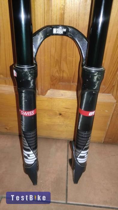 Ritkaság! DT Swiss XMC120 carbon, karbon lábas 26" gyorszár