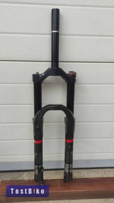 Ritkaság! DT Swiss XMC120 carbon, karbon lábas 26" gyorszár