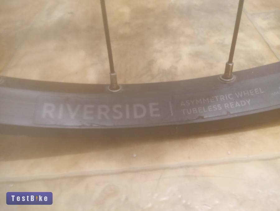 Riverside asszimetrikus hátsó kerék 