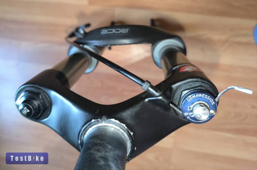 Rock Shox Reba Race 26"-os teleszkóp