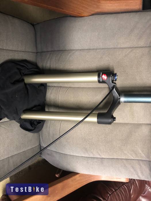 Rock Shox Reba SL Dualair 26” becsúszó 23,5cm villanyak