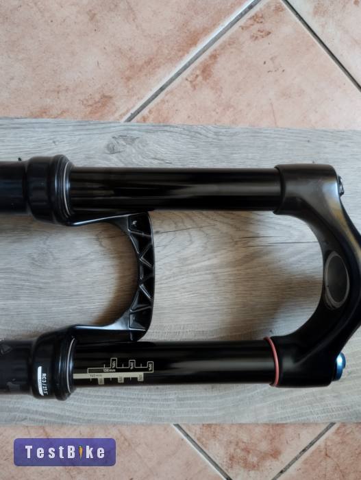 Rock Shox Revelations RC3  SoloAir 27.5