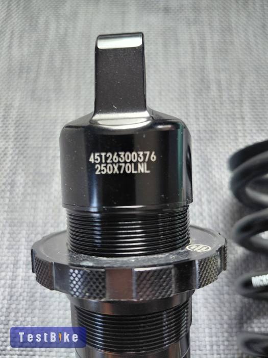 RockShox Super Deluxe coil
