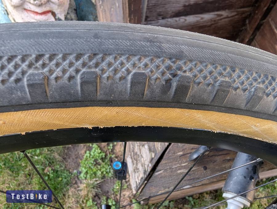 Rose kerékpárból kivett gyári kerék eladó.