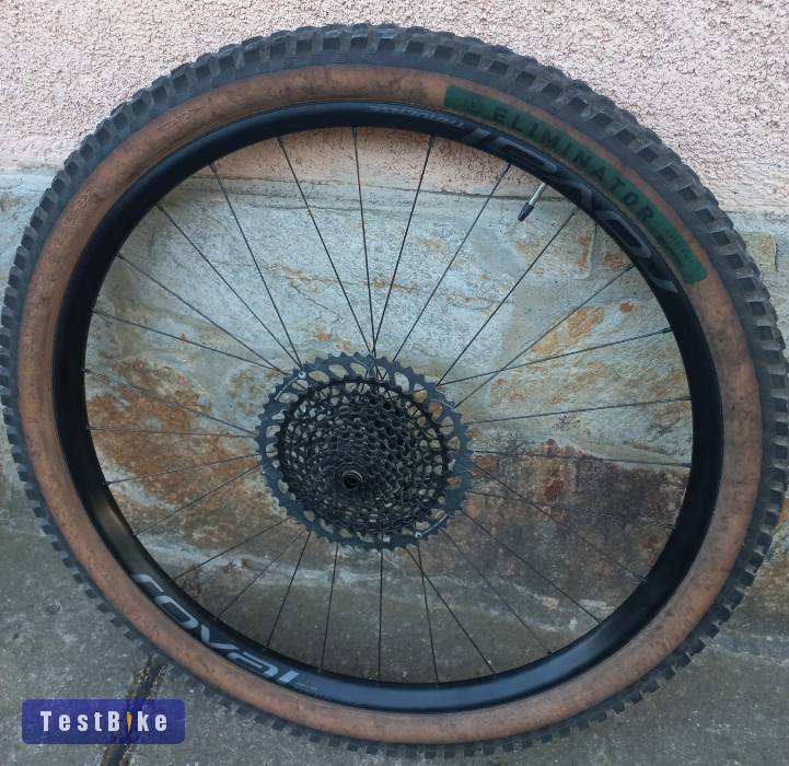 Roval Traverse Alloy 29