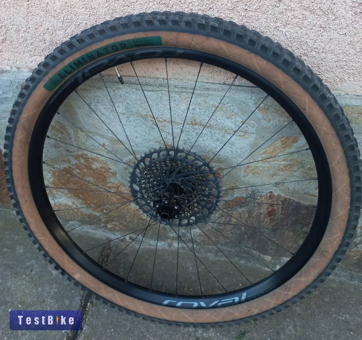 Roval Traverse Alloy 29
