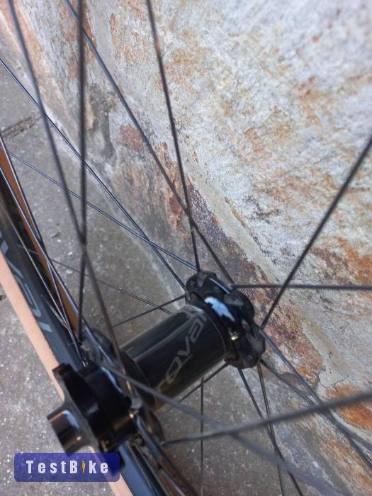 Roval Traverse Alloy 29
