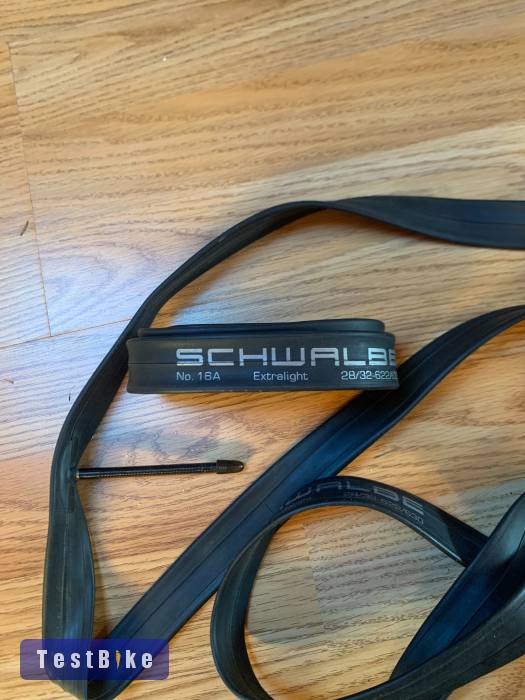 Új Schwalbe Extralight Belső 80mm szeleppel 28-32/622